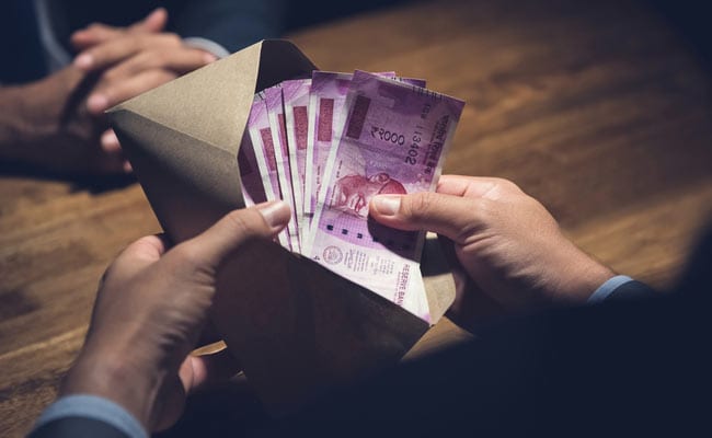 HOW TO FINANCE YOUR SMALL BUSINESS THROUGH LOANS: A BRIEF GUIDE