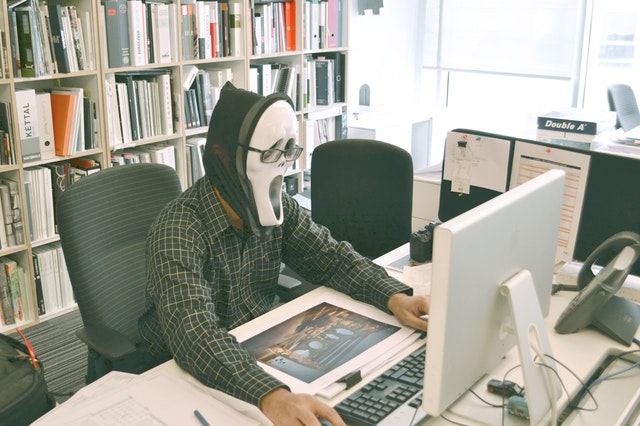 How dangerous is the Deep Web?