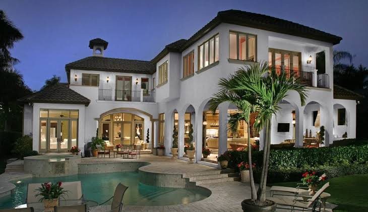 Luxury Properties in Old Naples Florida