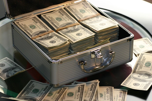 How Banks Earn Money Off Of You: Here are 4 ways